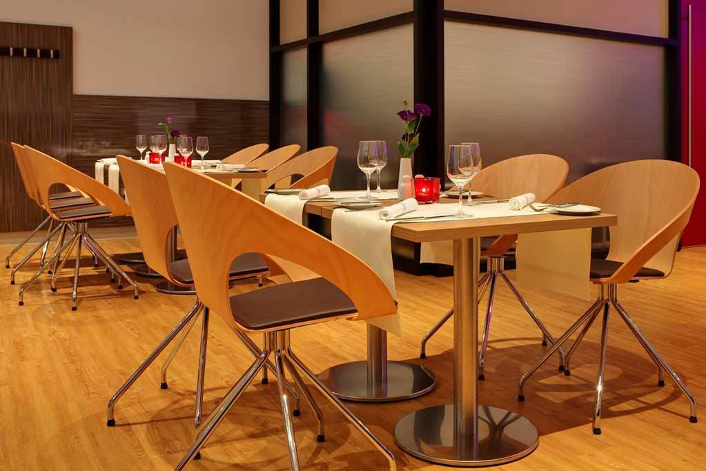 Intercityhotel Ulm Restaurant photo